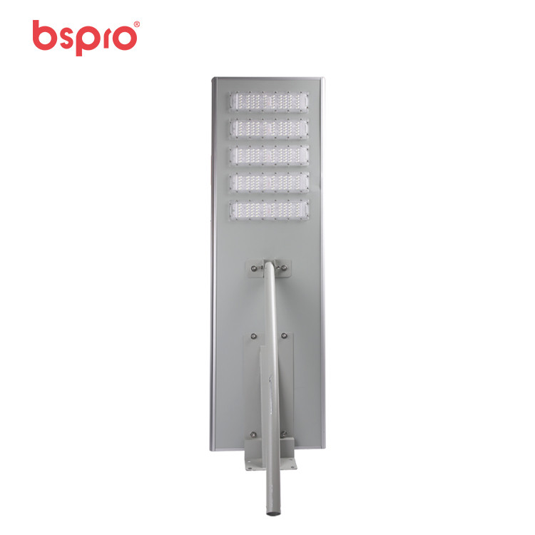 LED street light with mounting bracket