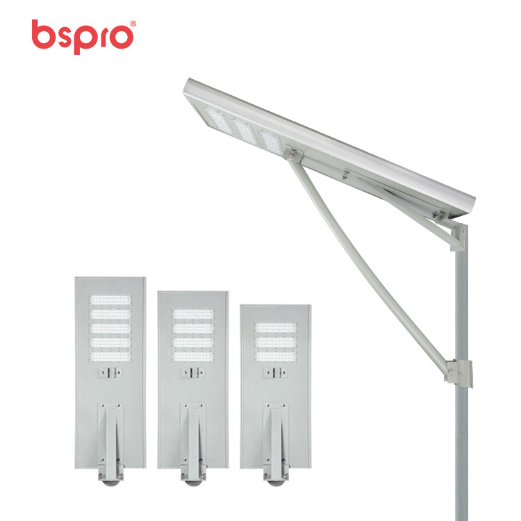Solar street light with wind resistance
