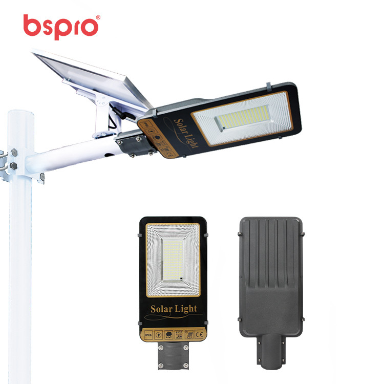 Solar street light with solar panel