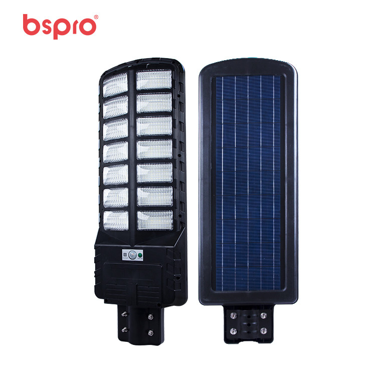 Solar street light with LED panel