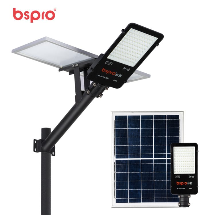 Solar street light with panel