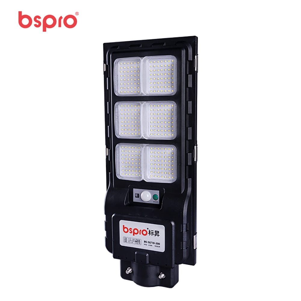 LED streetlight with multiple bulbs