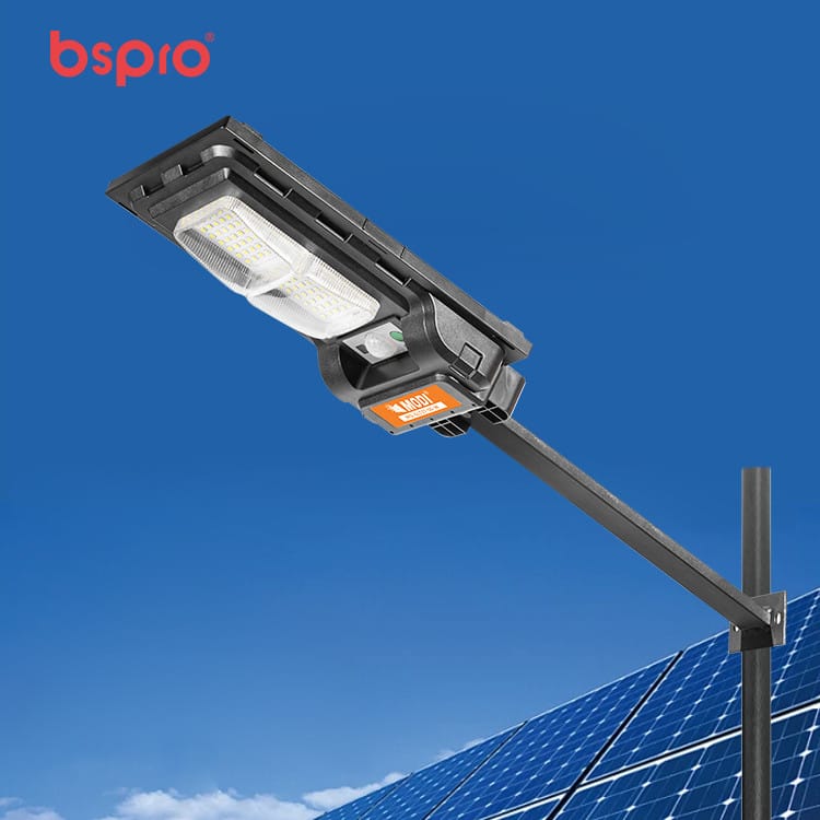 Solar street light with solar panel