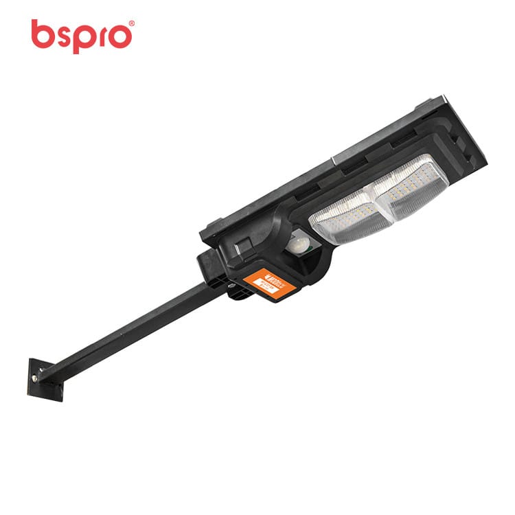 Solar street light with mounting bracket
