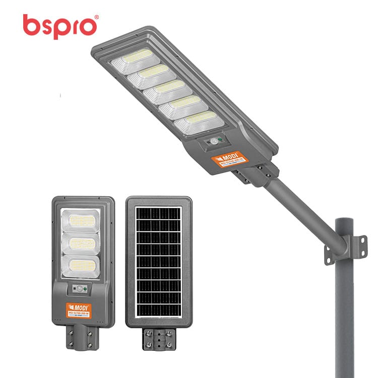 Solar street light with panel