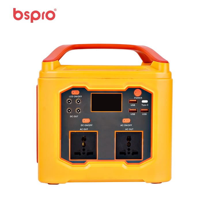 Portable power station with multiple outputs