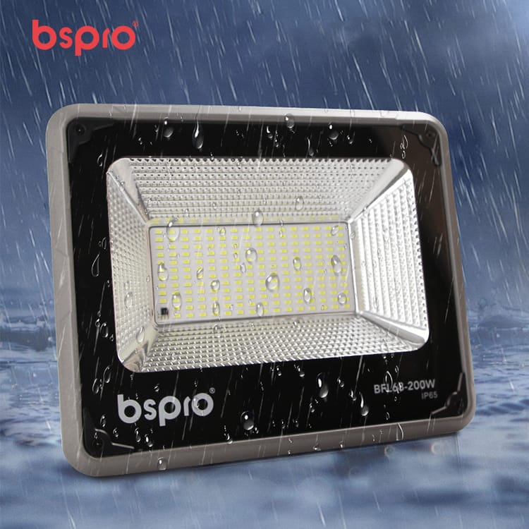 LED floodlight in rainy environment