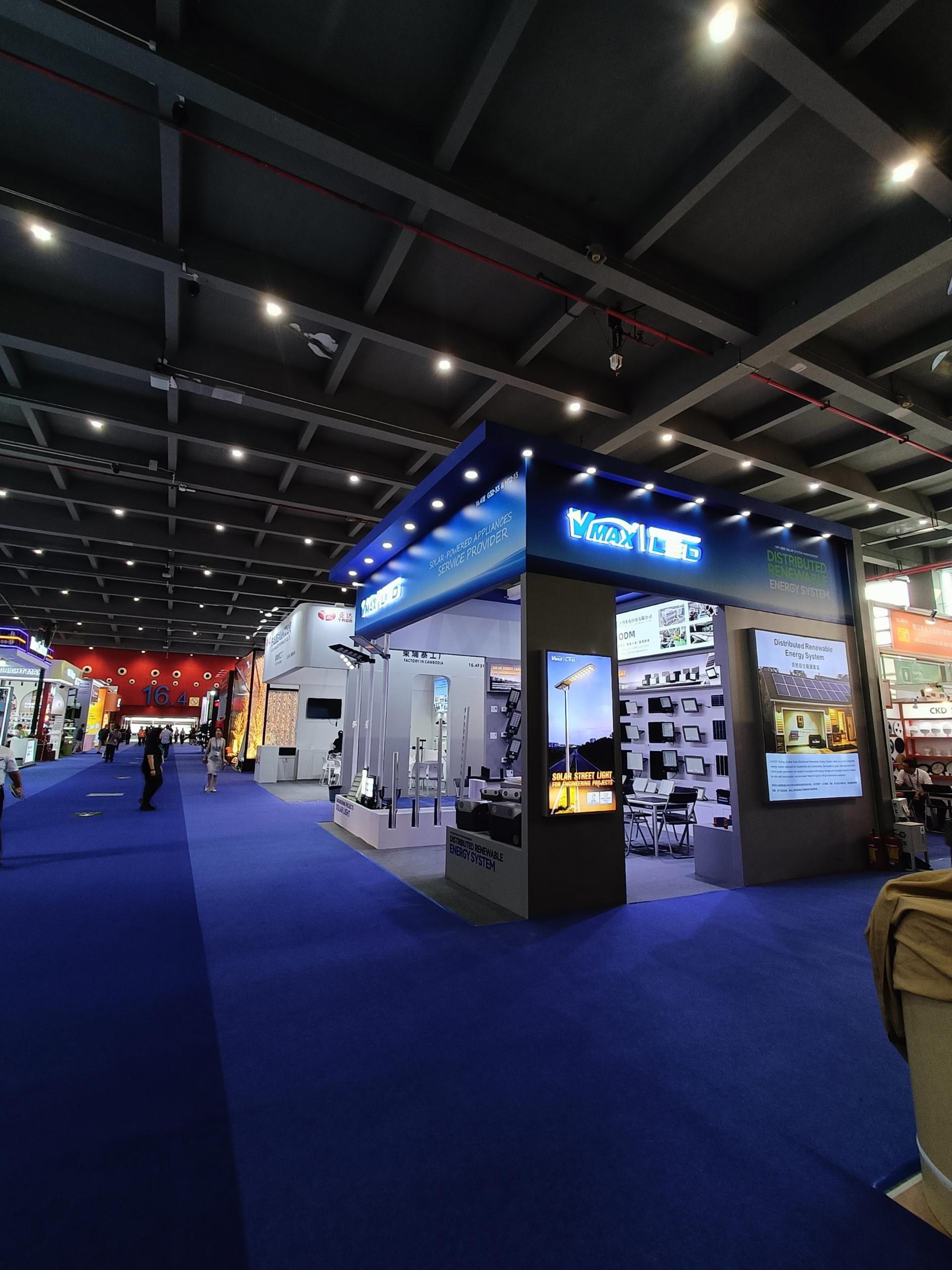VMAX portable solar power stations on display at the 140th Canton Fair 2026 booth